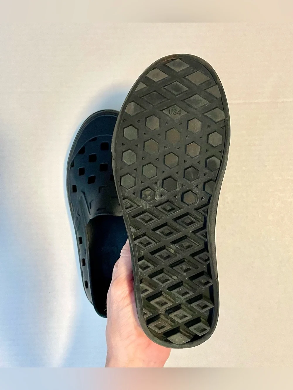 *EUC* VANS Slip-On Trek- Size 4 - Breathable/Water Shoes - Black - Pre~Owned
